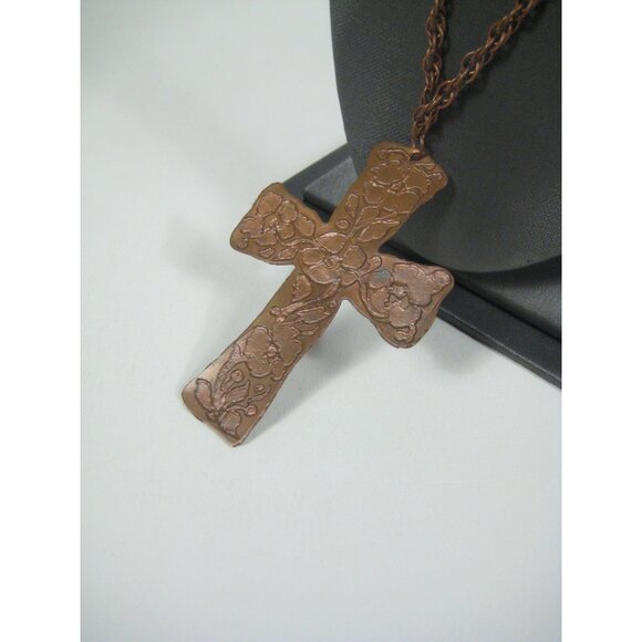 Handmade Copper Cross Pendant Necklace Floral Design Hammered CVG 30 inch Vintag - Picture 11 of 16